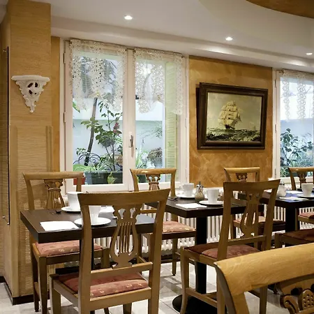 L'auberge D'helene Centre Hotel